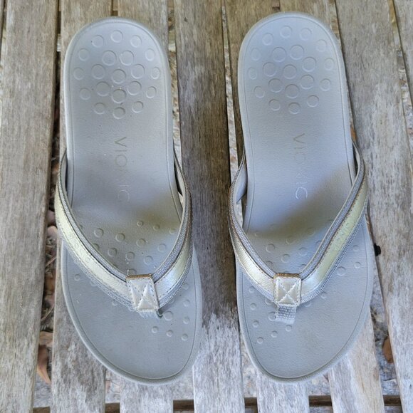 VIONIC Gray Silver Thong Sandals Flip Flops Shoes 8 - Picture 2 of 4
